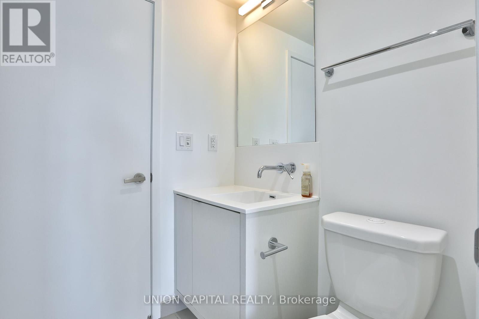 2305 - 88 Harbour Street, Toronto, Ontario  M5J 1B7 - Photo 15 - C12813158