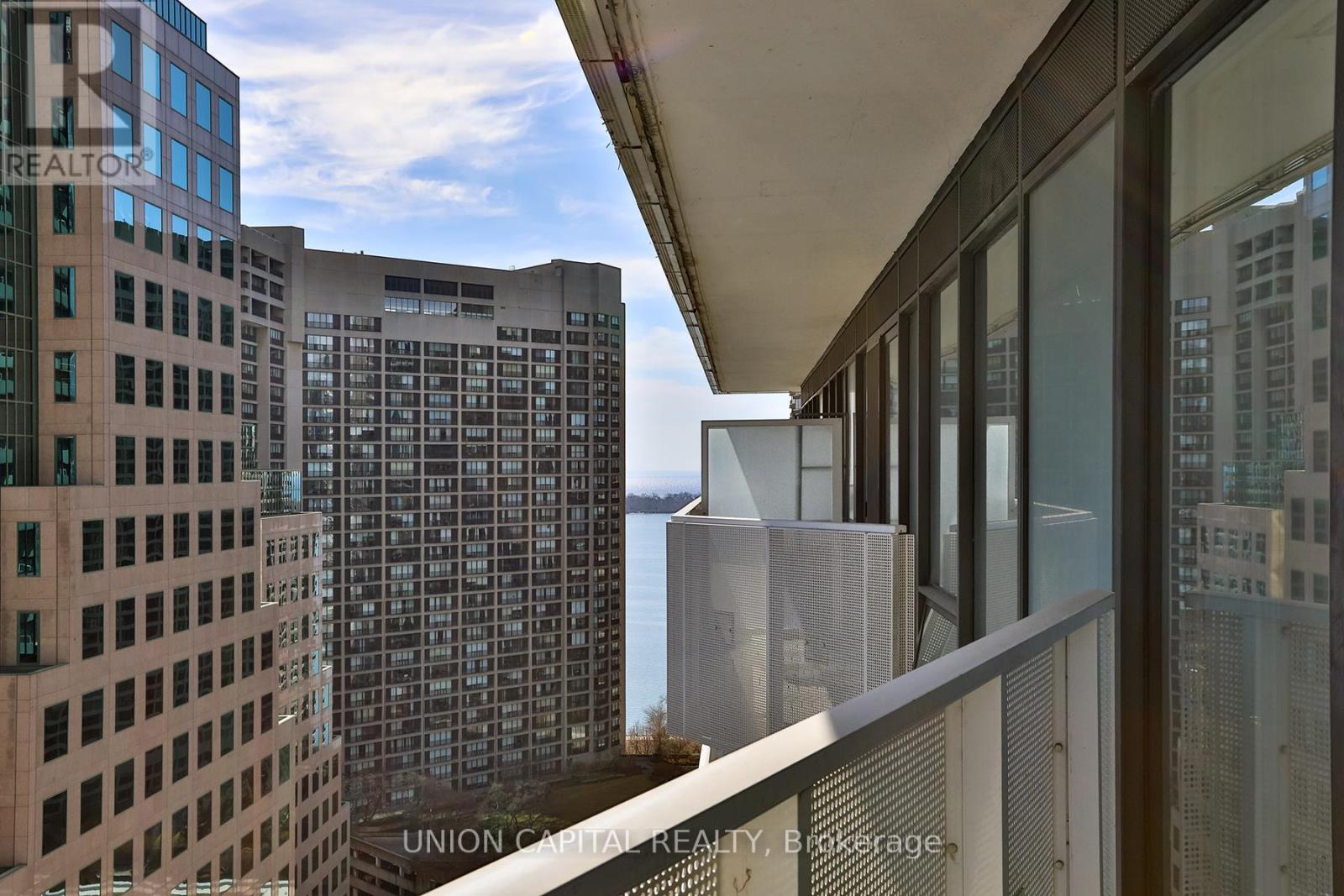 2305 - 88 Harbour Street, Toronto, Ontario  M5J 1B7 - Photo 5 - C12813158