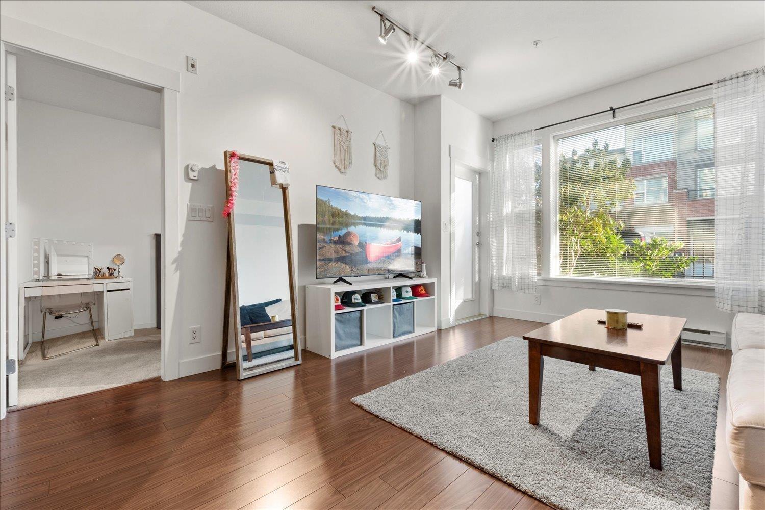 105 33539 HOLLAND AVENUE, Abbotsford, British Columbia