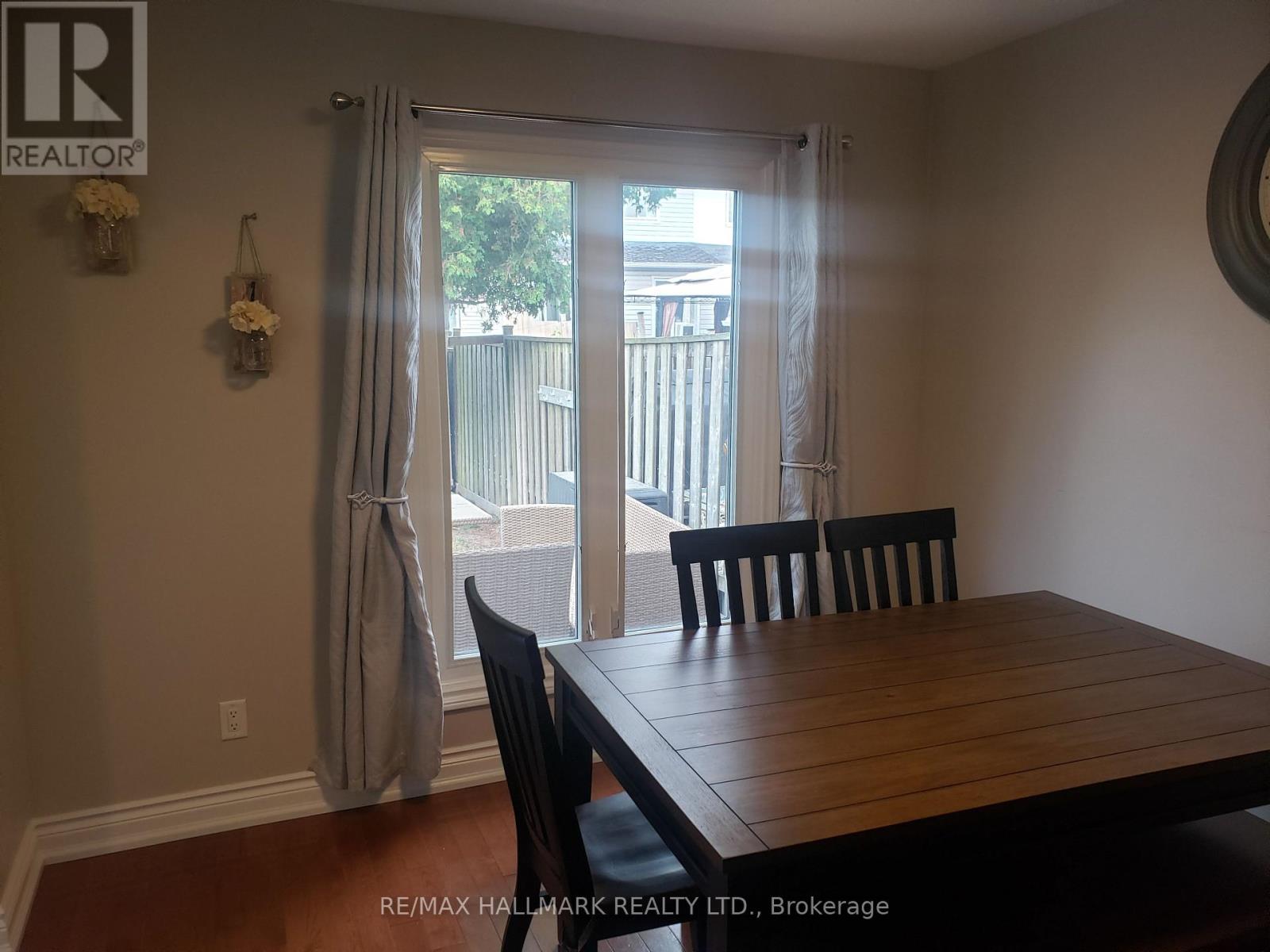 551 Dorchester Drive, Oshawa, Ontario  L1J 6L3 - Photo 5 - E12813088