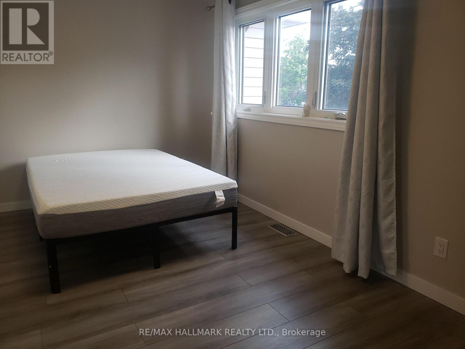 551 Dorchester Drive, Oshawa, Ontario  L1J 6L3 - Photo 8 - E12813088