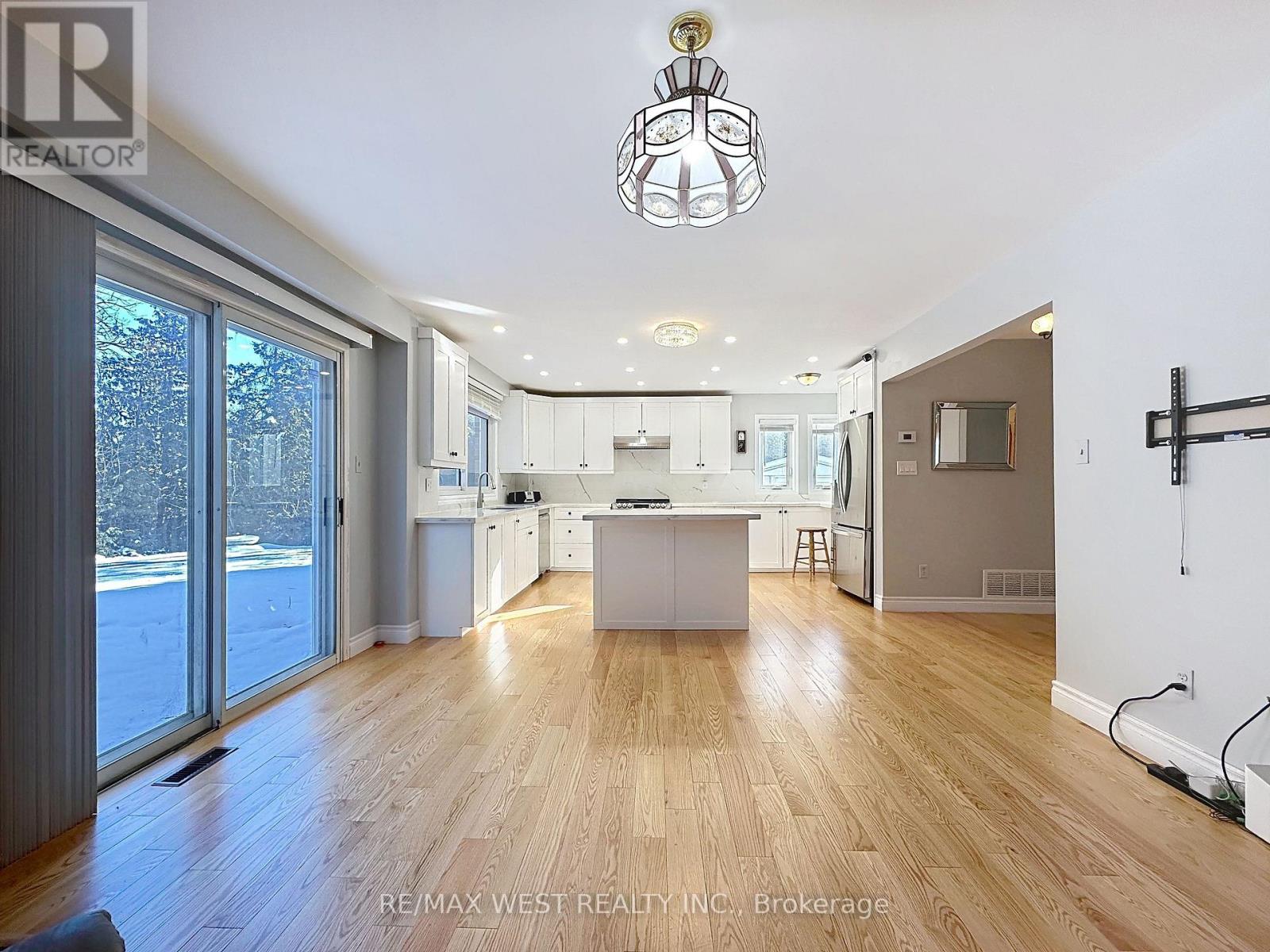 20 Foxwood Grove, Toronto, Ontario  M1W 1V2 - Photo 13 - E12813128