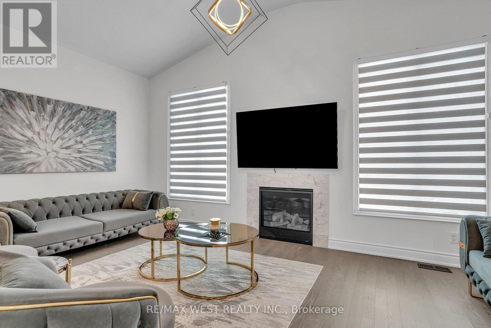 110 Scarlet Way, Bradford West Gwillimbury (Bradford), Ontario  L3Z 4J2 - Photo 3 - N12813206