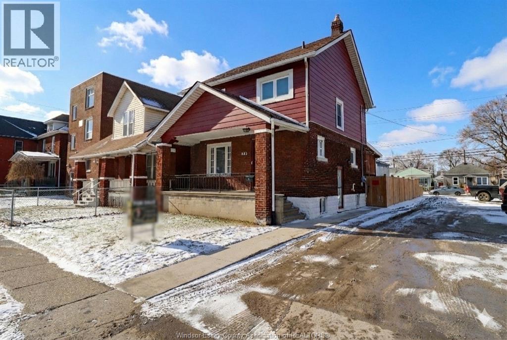 MLS# 26003780: 883 PILLETTE, Windsor, Canada