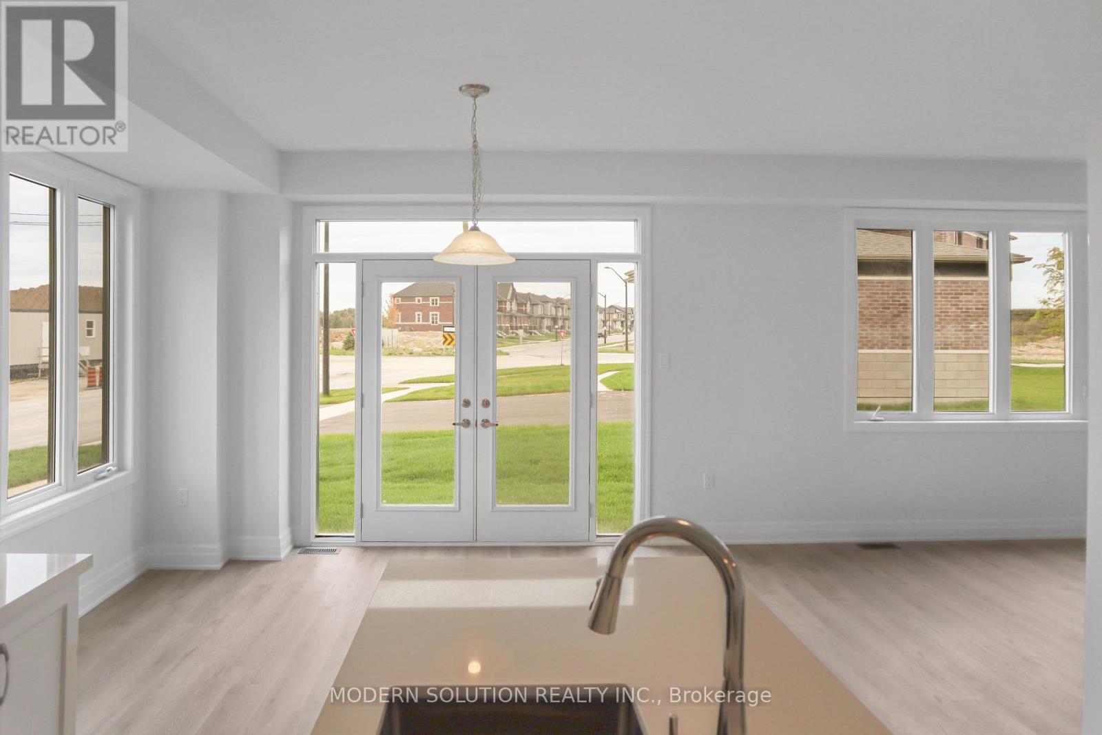 58 Del Ray Crescent, Wasaga Beach, Ontario  L9Z 0N8 - Photo 6 - S12813124