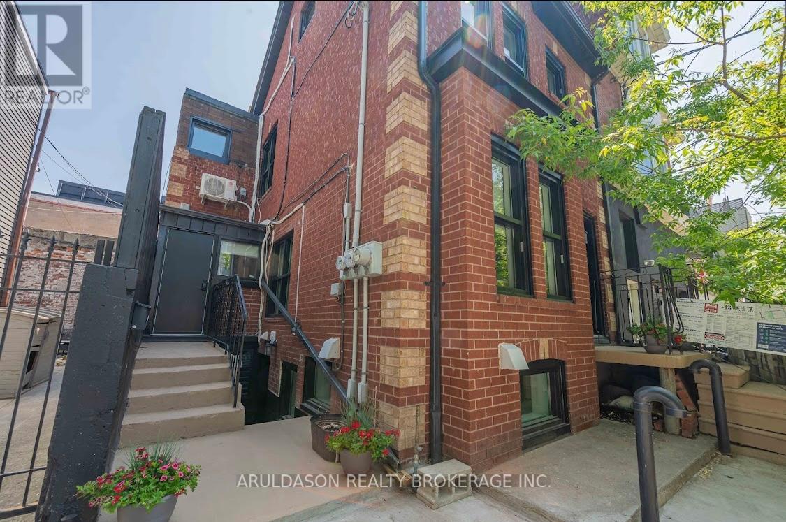 1 Givins Street, Toronto, Ontario  M6J 2X5 - Photo 2 - C12810968