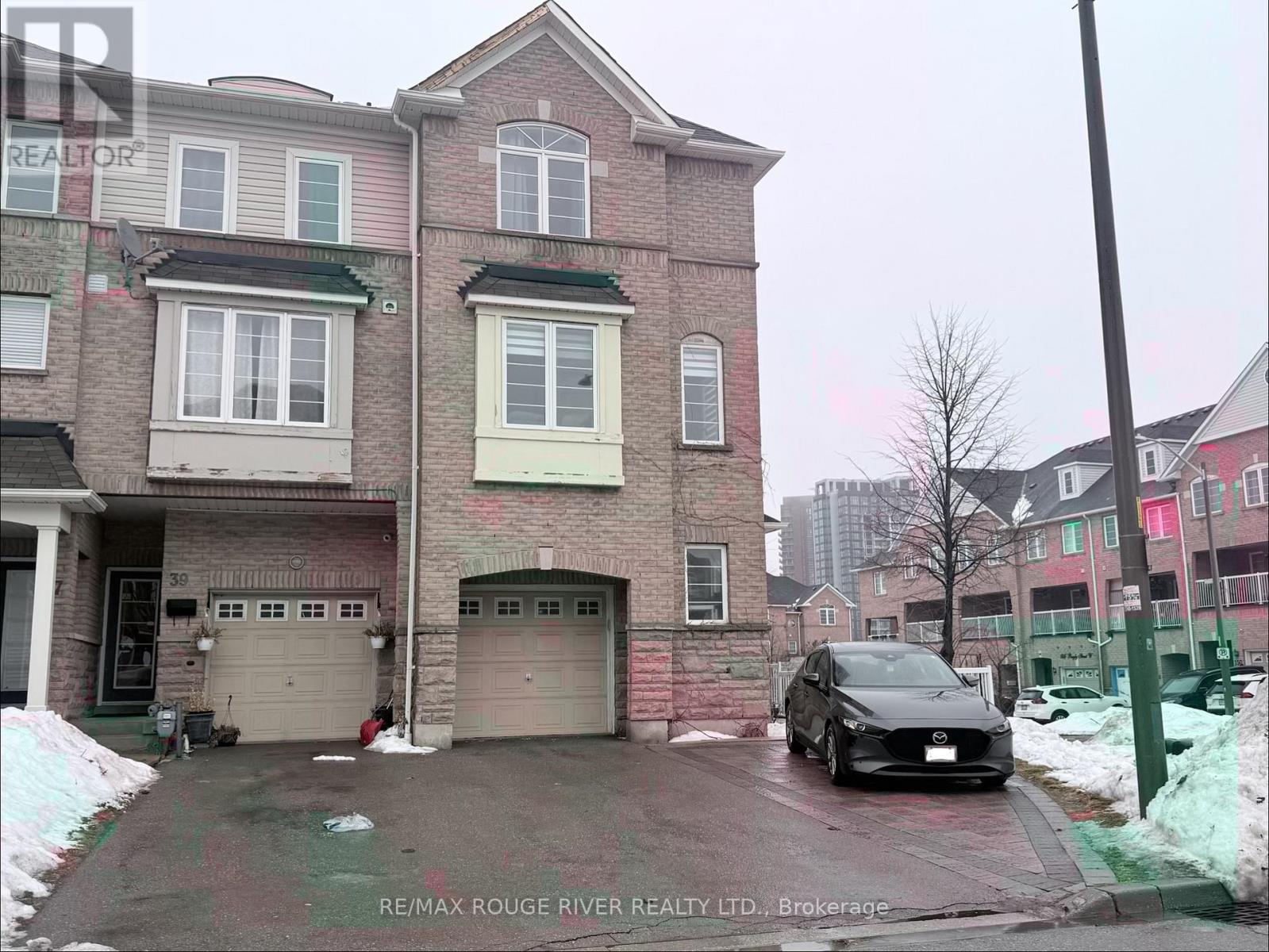 16 Lawrencetown Street, Ajax, Ontario  L1S 0B8 - Photo 3 - E12810690