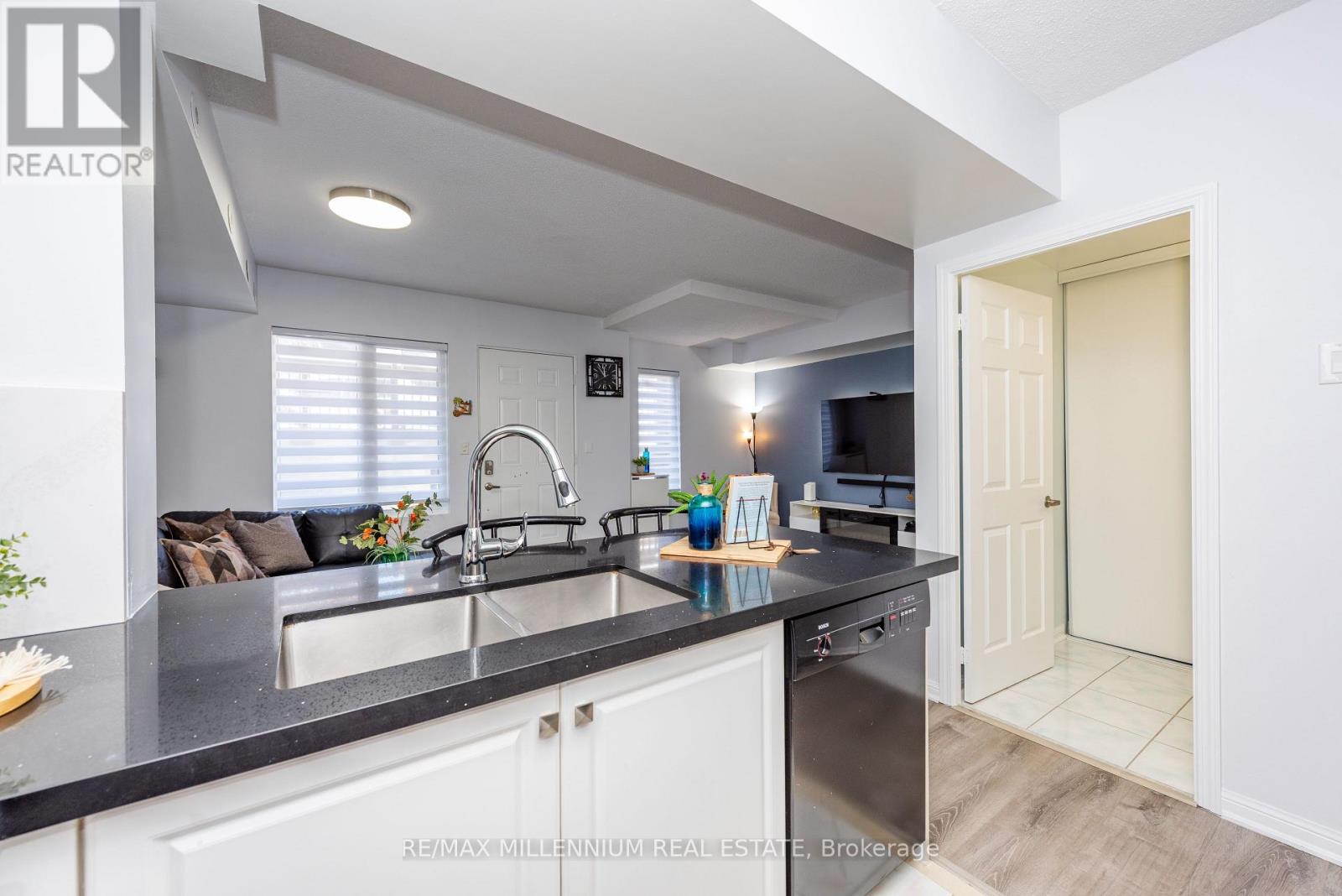 1034 - 3045 Finch Avenue E, Toronto, Ontario  M9M 0A5 - Photo 10 - W12802916