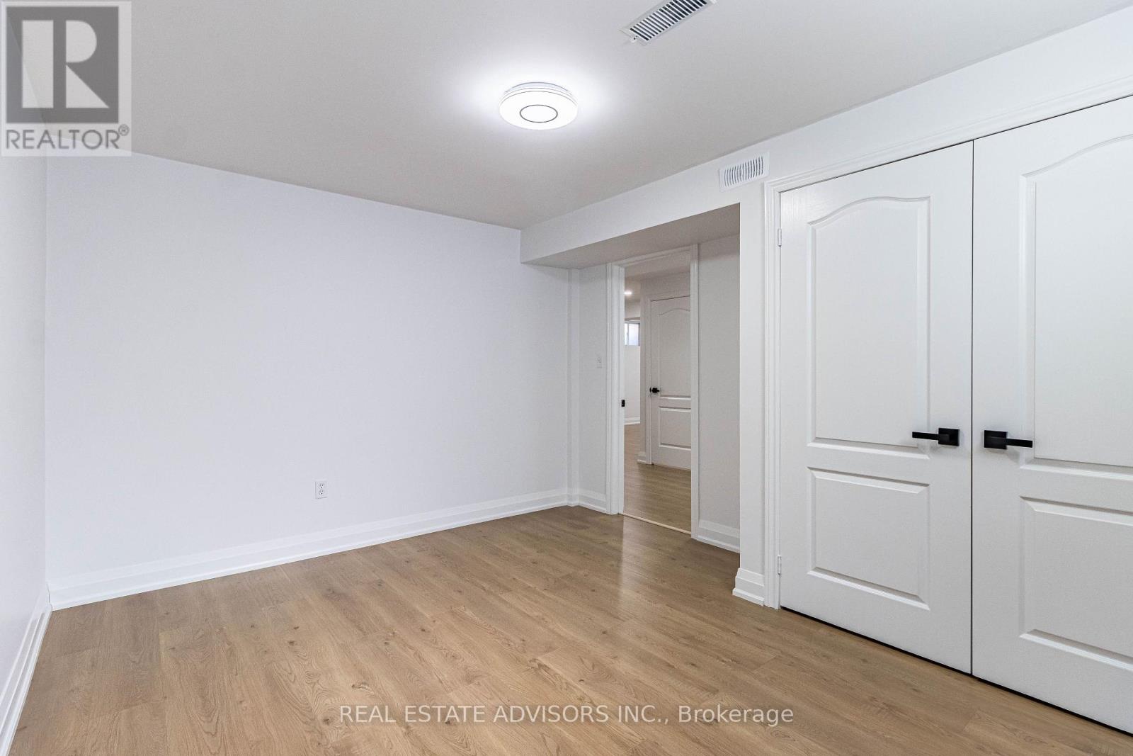 74 Pinebrook Circle, Caledon, Ontario  L7C 1C5 - Photo 11 - W12813070