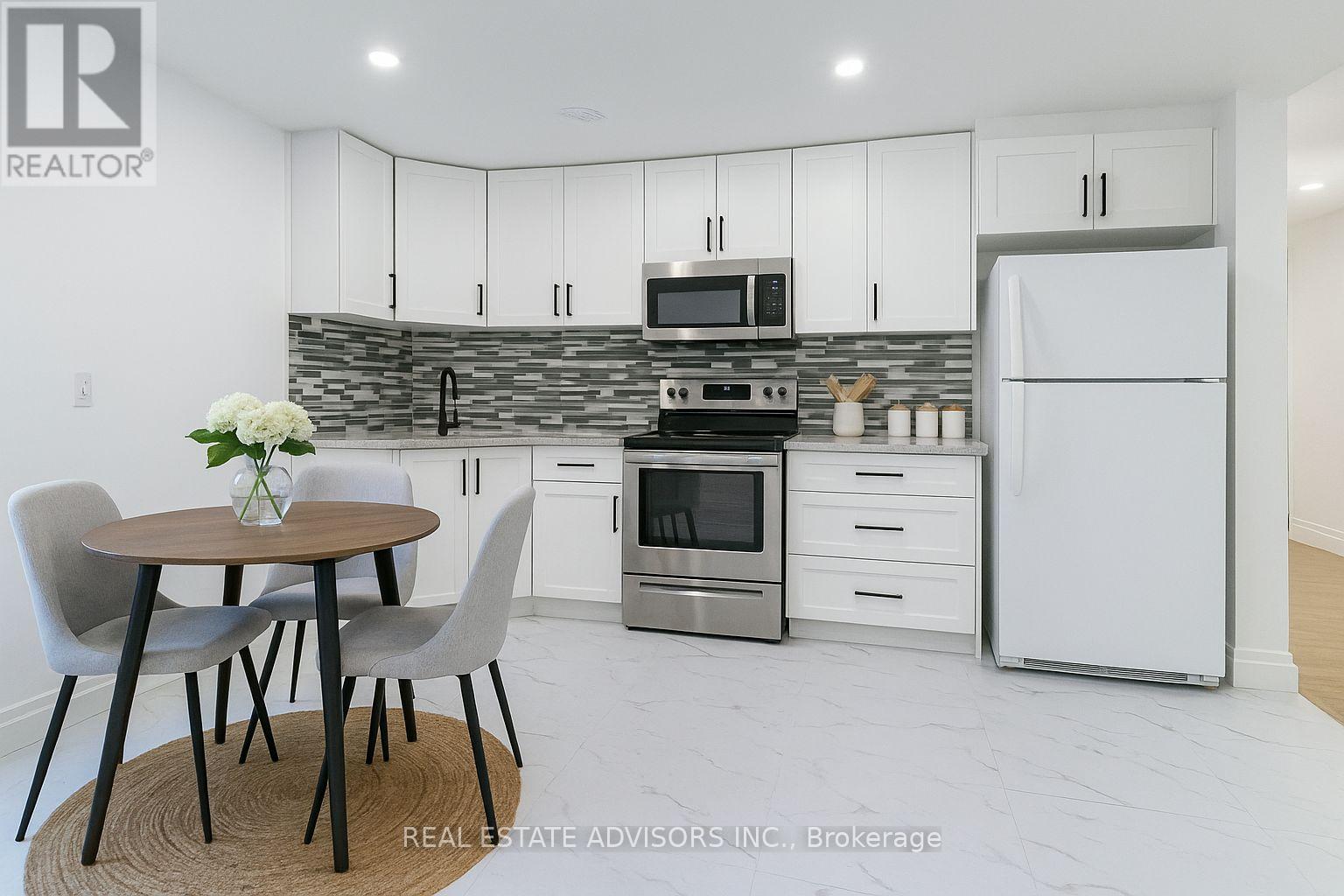 74 Pinebrook Circle, Caledon, Ontario  L7C 1C5 - Photo 13 - W12813070