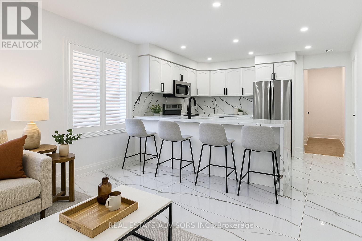 74 Pinebrook Circle, Caledon, Ontario  L7C 1C5 - Photo 6 - W12813070