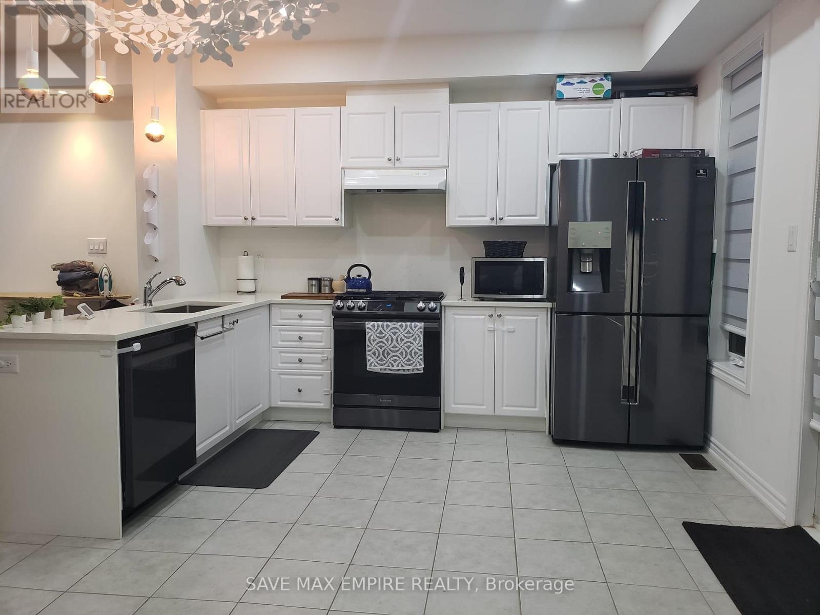 33 Gilford Street, Brampton (Credit Valley), Ontario  L6X 5R6 - Photo 3 - W12813122