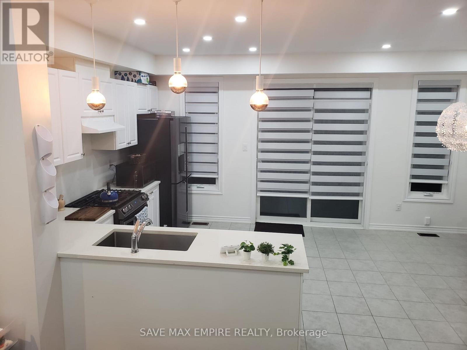 33 Gilford Street, Brampton (Credit Valley), Ontario  L6X 5R6 - Photo 4 - W12813122