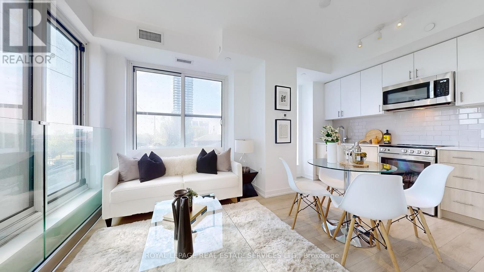 213 - 1195 THE QUEENSWAY, Toronto, Ontario