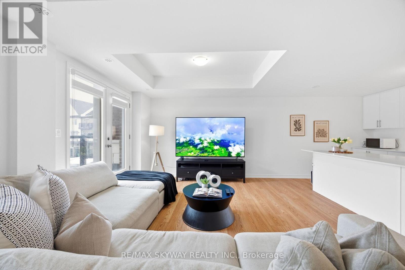 44 Springdale Avenue, Caledon, Ontario  L7C 4L4 - Photo 10 - W12813136