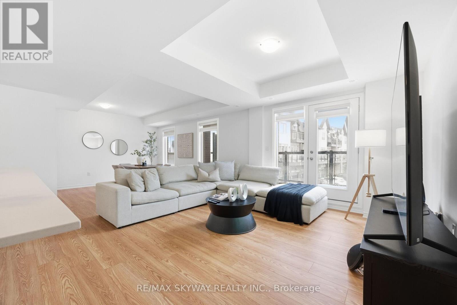 44 Springdale Avenue, Caledon, Ontario  L7C 4L4 - Photo 9 - W12813136