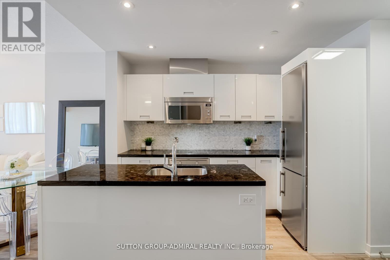 1003 - 90 Park Lawn Road, Toronto (Mimico), Ontario  M8Y 0B6 - Photo 3 - W12813142