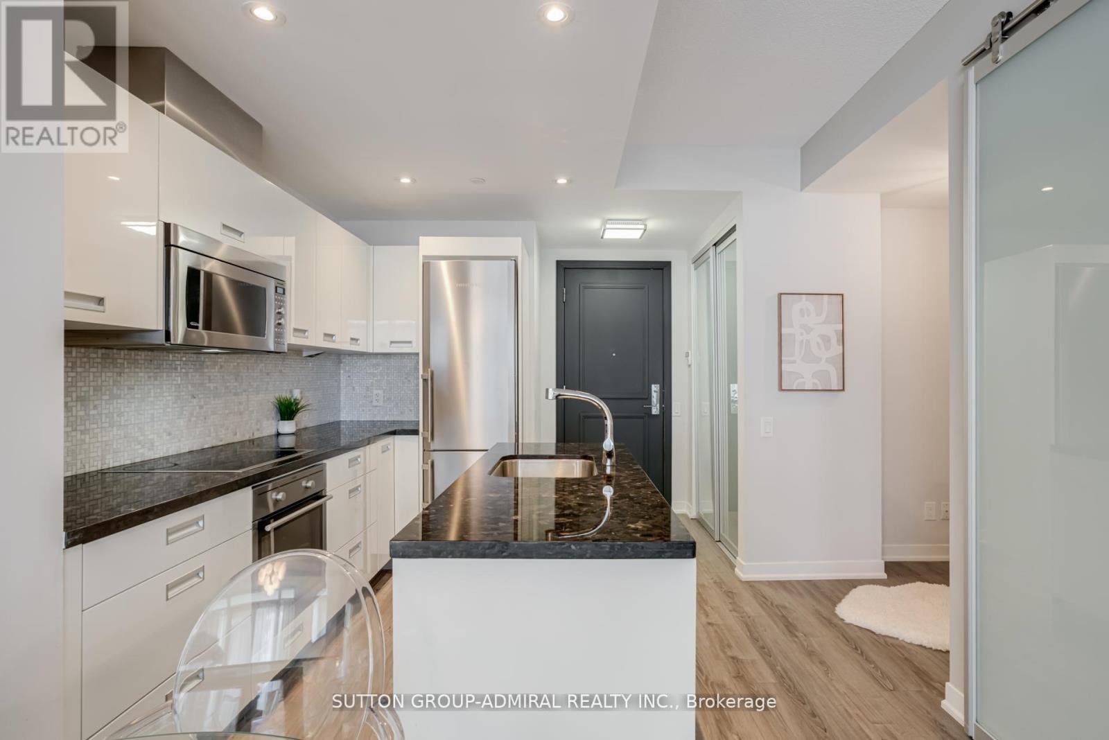 1003 - 90 Park Lawn Road, Toronto (Mimico), Ontario  M8Y 0B6 - Photo 4 - W12813142