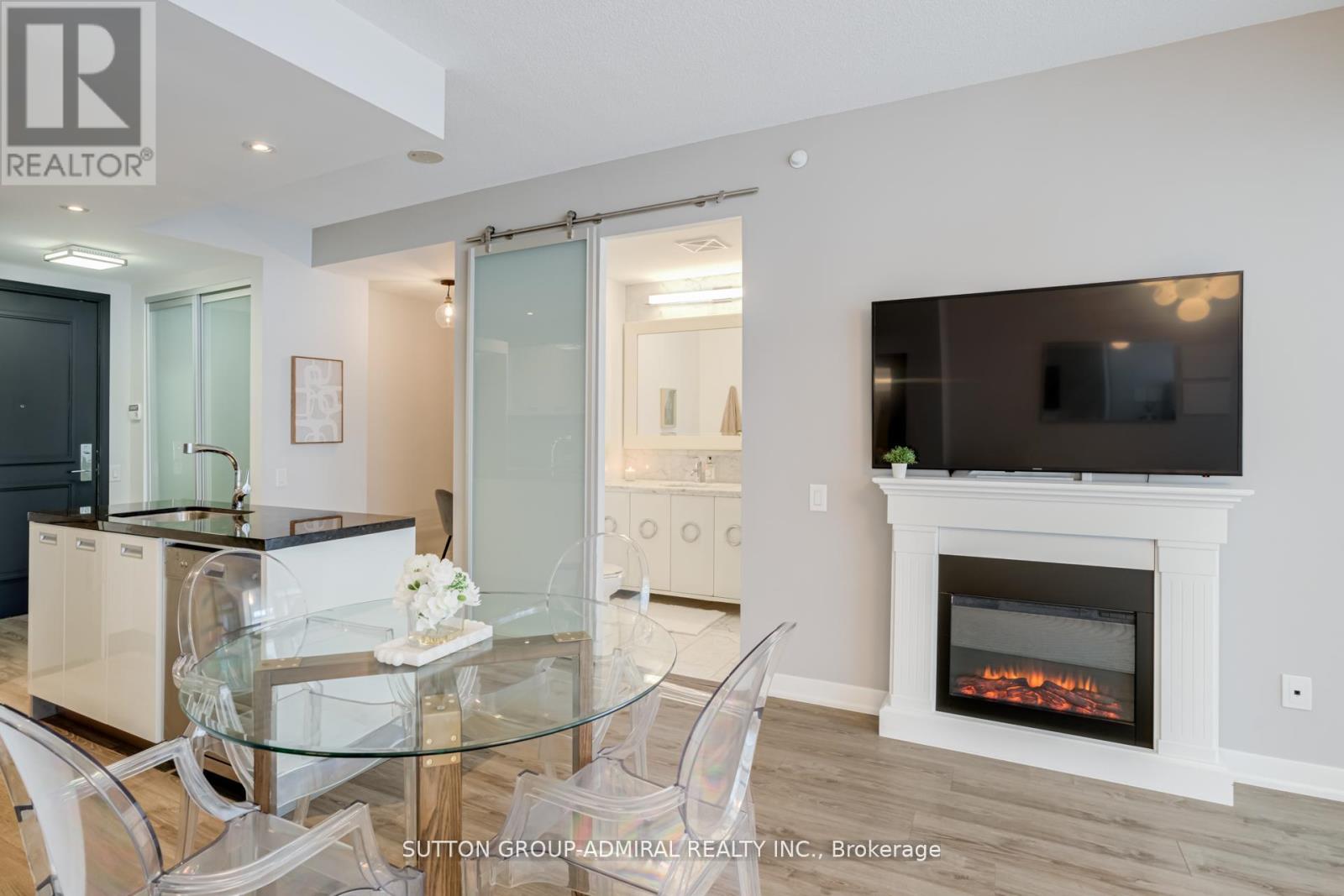 1003 - 90 Park Lawn Road, Toronto (Mimico), Ontario  M8Y 0B6 - Photo 6 - W12813142