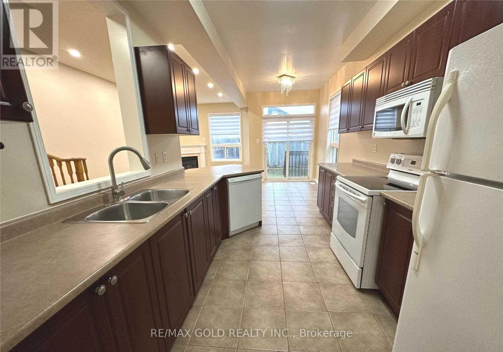 2295 Stone Glen Crescent, Oakville, Ontario  L6M 0C8 - Photo 13 - W12813154