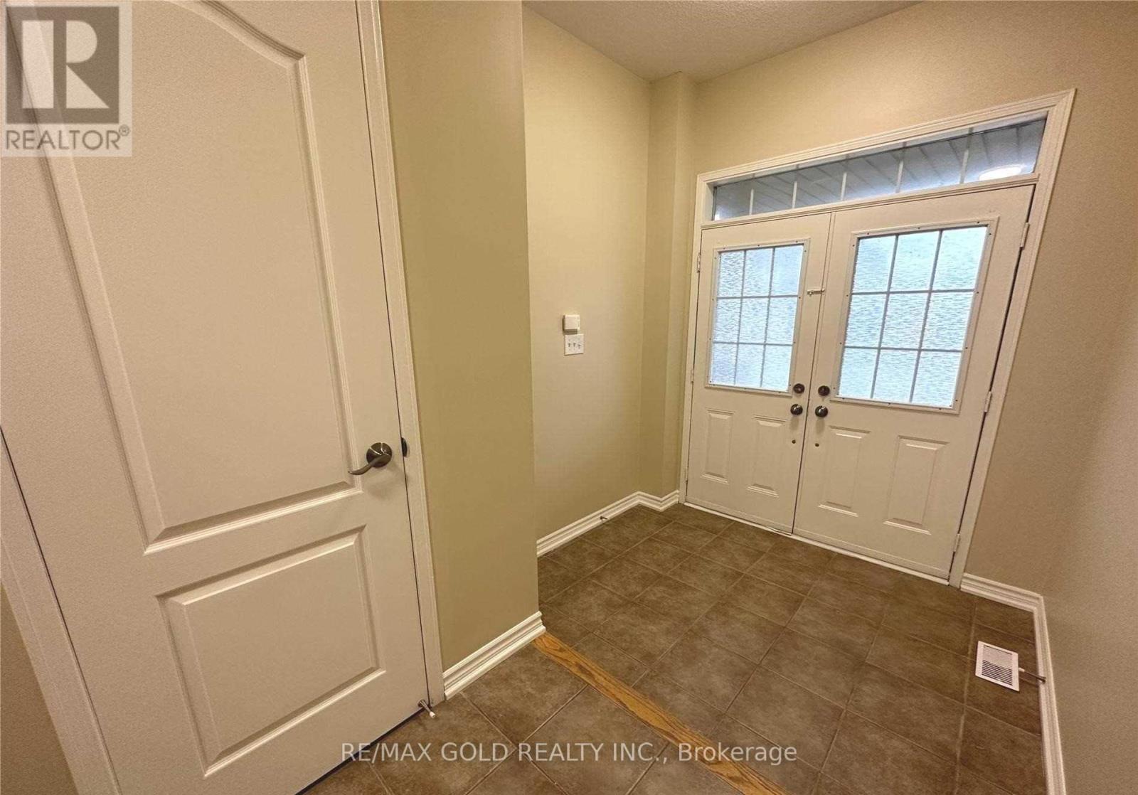 2295 Stone Glen Crescent, Oakville, Ontario  L6M 0C8 - Photo 2 - W12813154