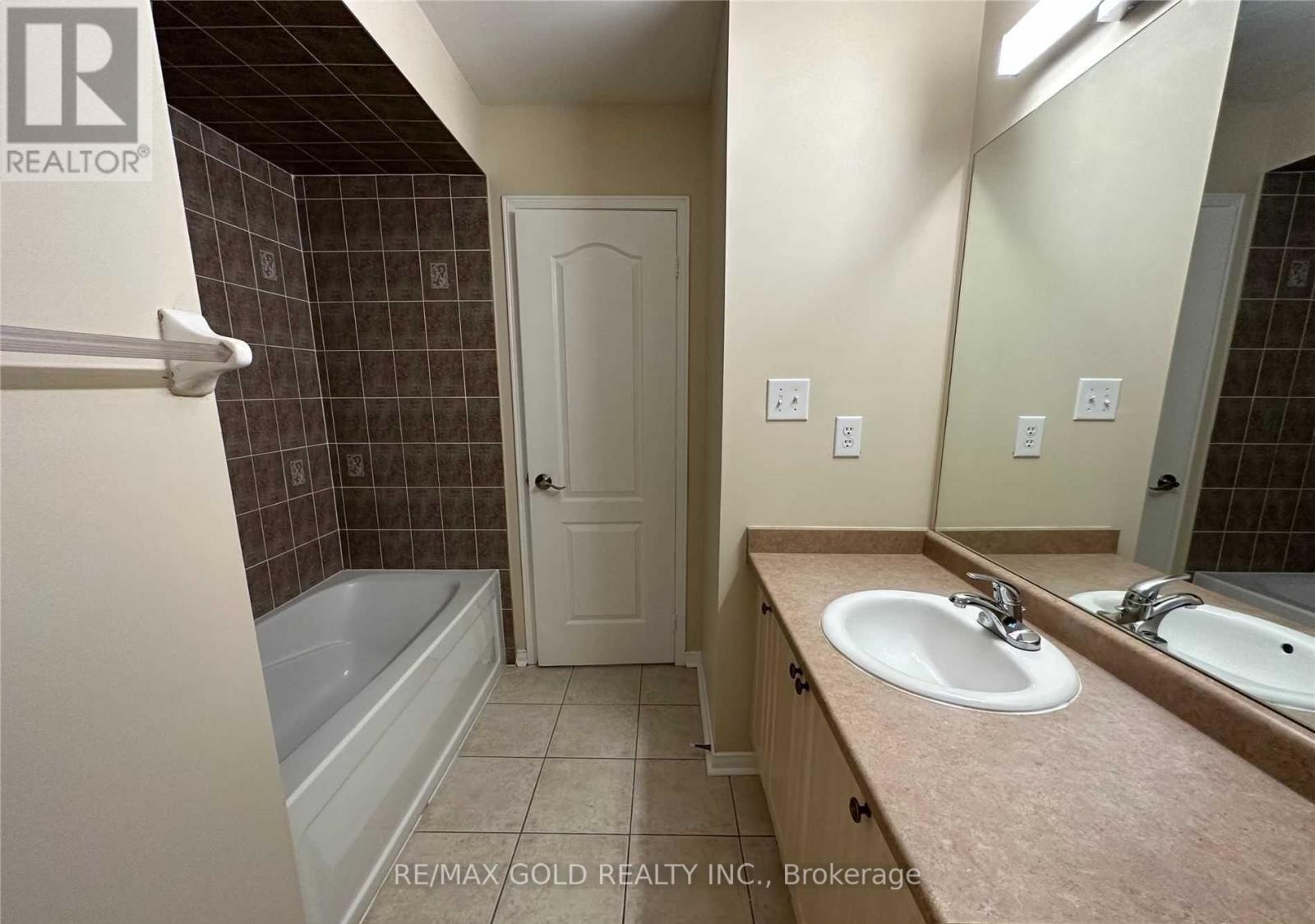 2295 Stone Glen Crescent, Oakville, Ontario  L6M 0C8 - Photo 24 - W12813154