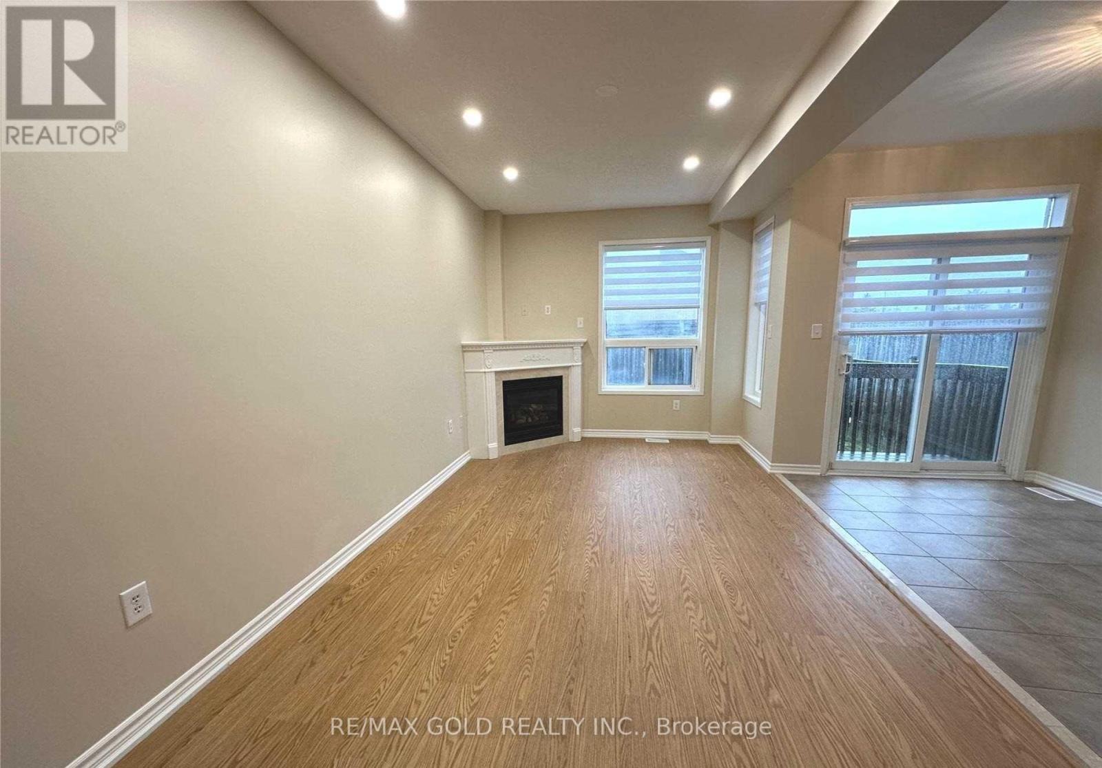 2295 Stone Glen Crescent, Oakville, Ontario  L6M 0C8 - Photo 5 - W12813154