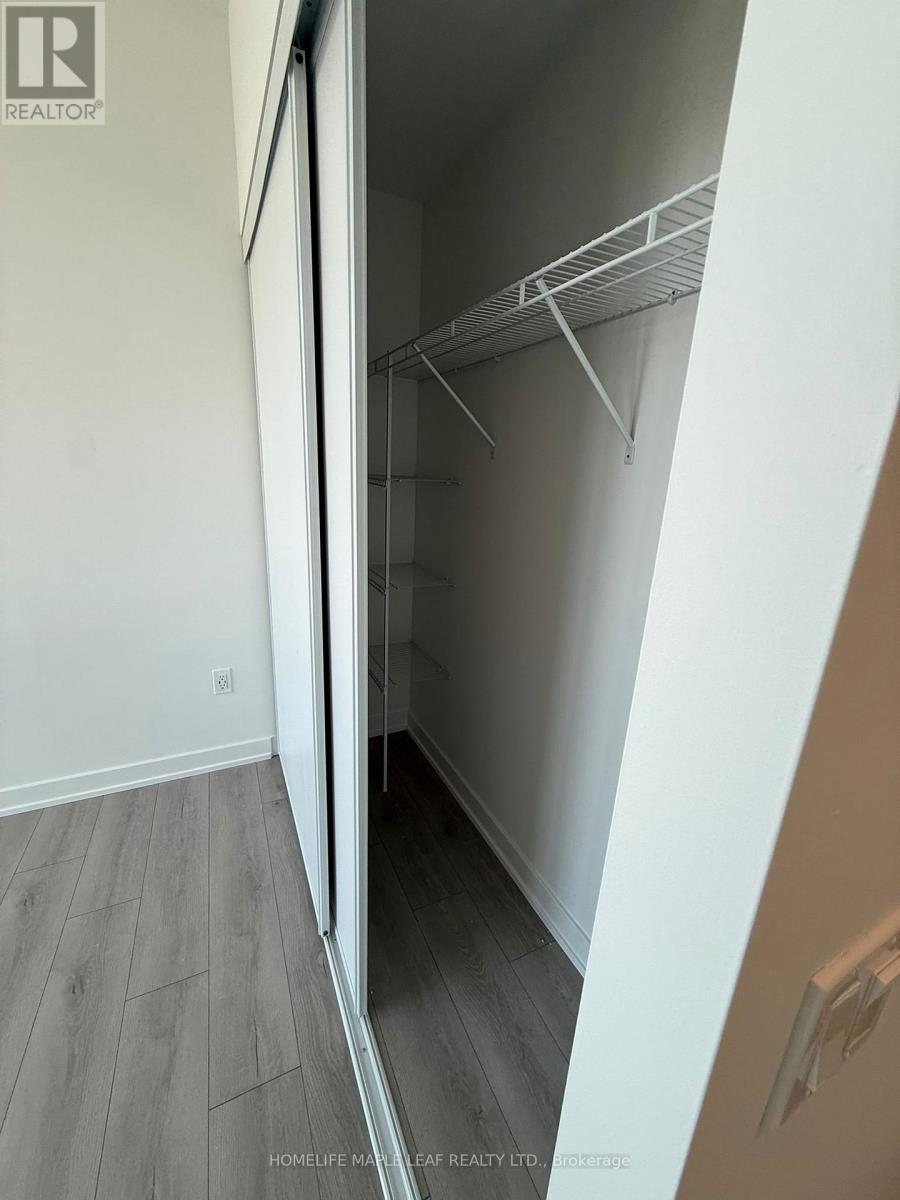 1904 - 1 Fairview Road E, Mississauga, Ontario  L5A 4C6 - Photo 11 - W12813168