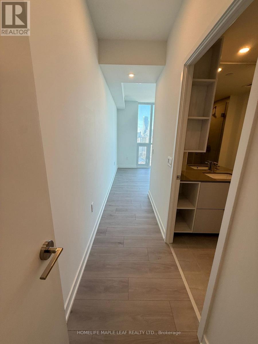 1904 - 1 Fairview Road E, Mississauga, Ontario  L5A 4C6 - Photo 8 - W12813168