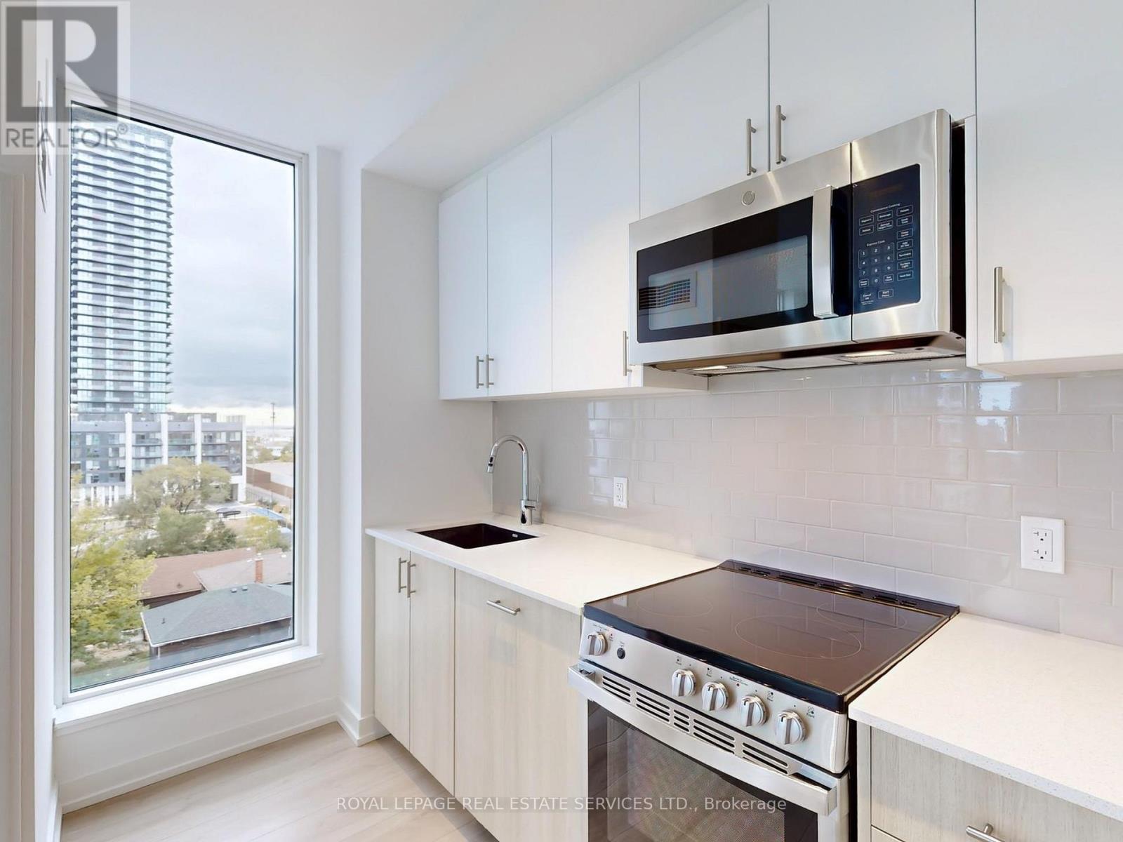 614 - 1195 The Queensway, Toronto, Ontario  M8Z 0H1 - Photo 7 - W12813208