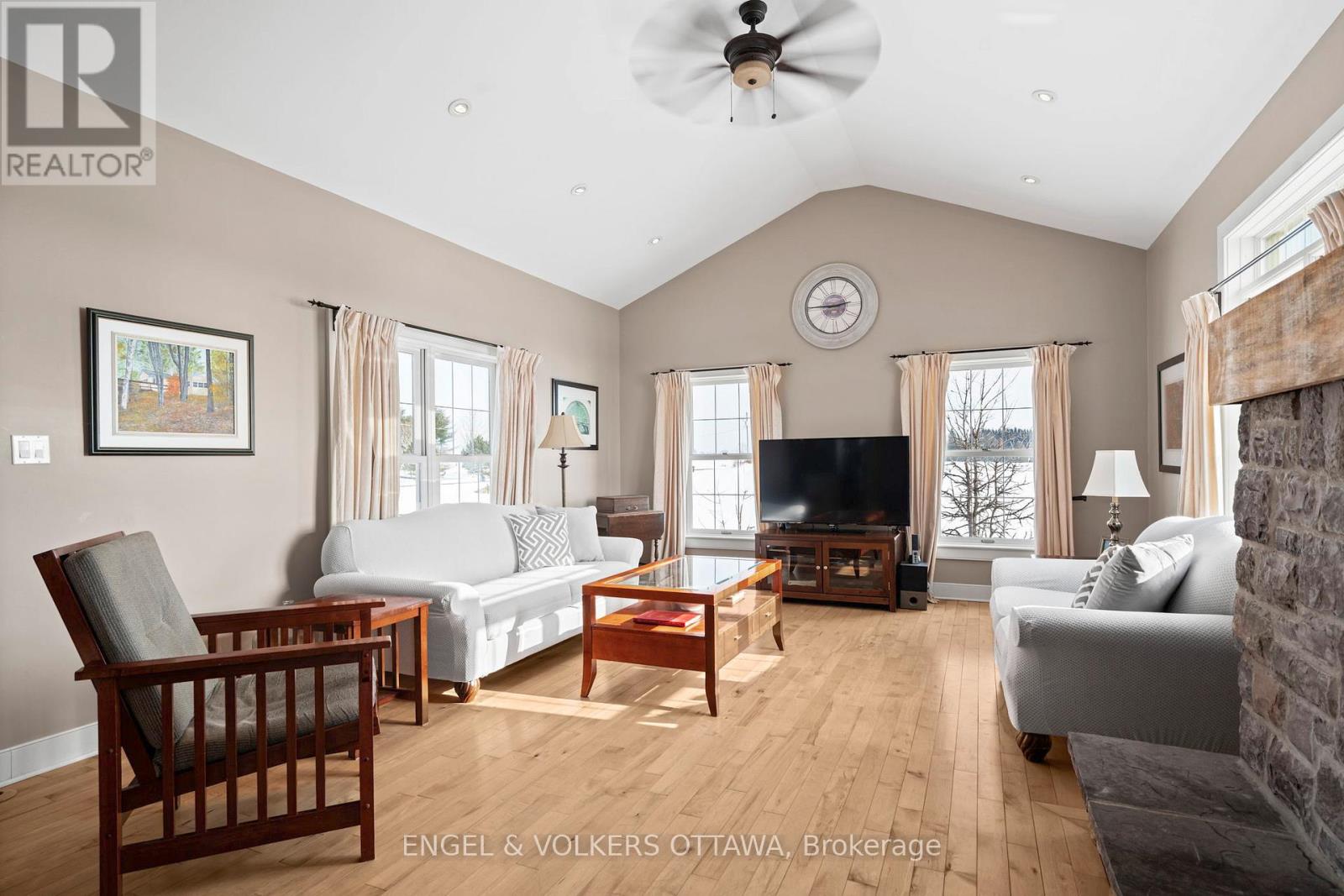 5165 Canon Smith Drive, Ottawa, Ontario  K0A 1X0 - Photo 15 - X12804962