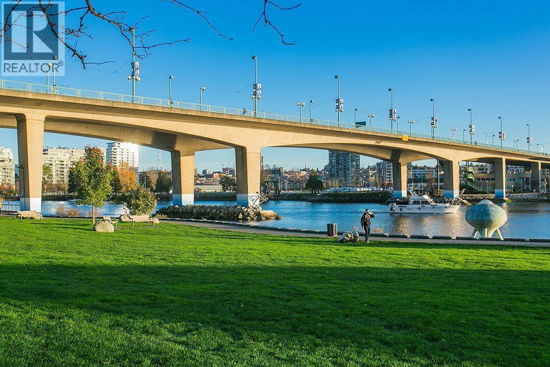 2105 193 Aquarius Mews, Vancouver, British Columbia  V6Z 2Z2 - Photo 32 - R3078615