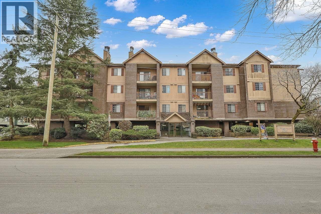 Welcome to Westhampton Court at the Heart of Richmond´s Brighouse community. Perfect unbeatable location steps from Lansdowne Centre, Richmond Centre, Canada Line Skytrain, Kwantlen University, Garden City Lands, T&T supermarket & much more. This spacious Well Loved Owner occupied Home for over 3 decades features First -level 2 bed, 2 bath at almost 1000sq ft of comfortable living space. Unit comes with a fabulous floor plan - bedrooms on opposite corner, in-suite laundry, 1 parking, and ample storage out at the large patio. See floor plan and virtual tour. Well-managed, pet-friendly complex, & rentals allowed. Absolutely Richmond living at its best! (id:48254)