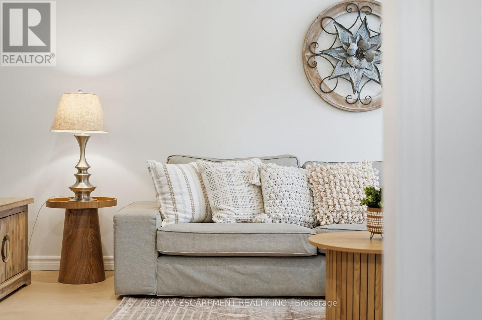 8 Elmore Drive N, Hamilton, Ontario  L8W 1T6 - Photo 13 - X12813100