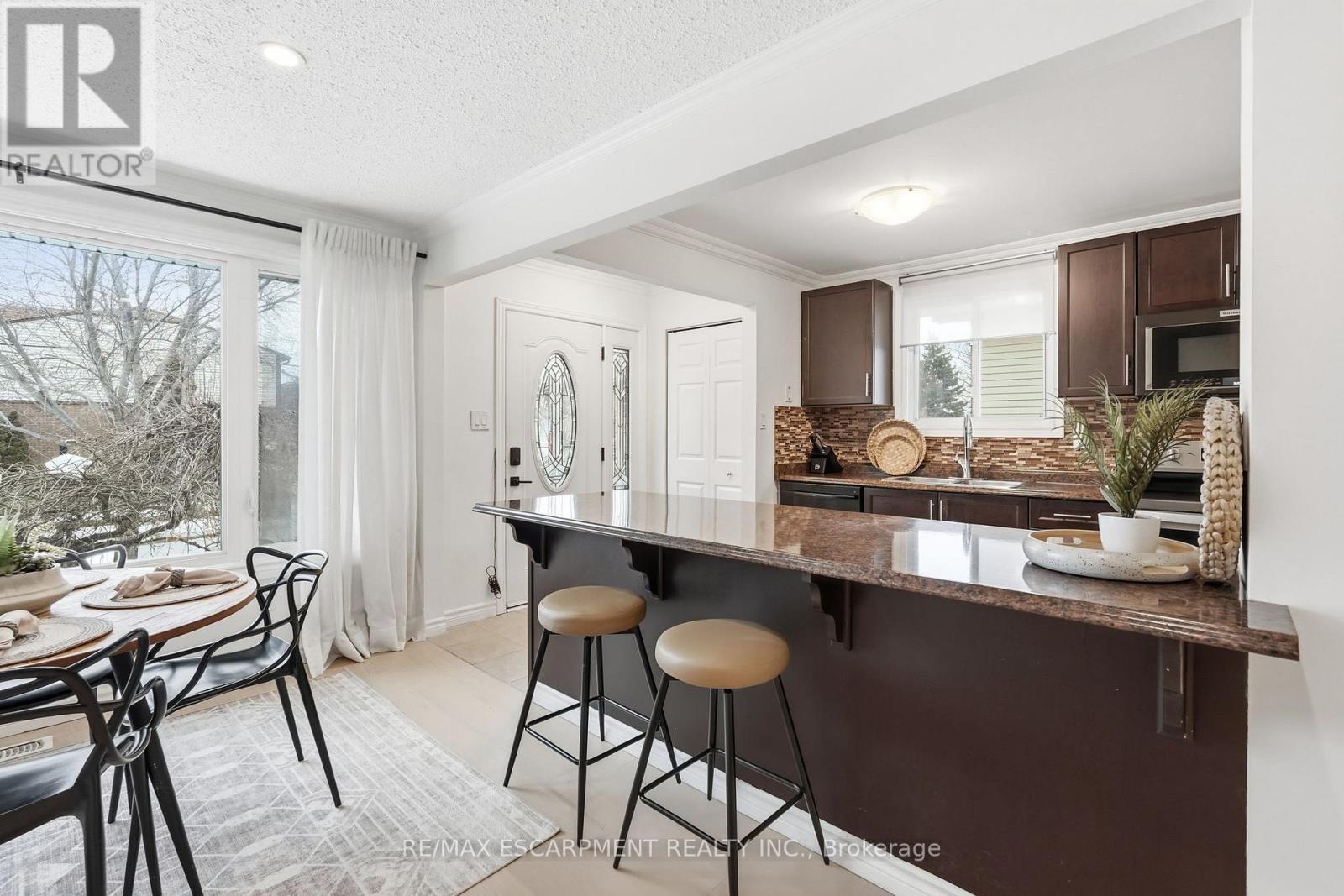 8 Elmore Drive N, Hamilton, Ontario  L8W 1T6 - Photo 7 - X12813100