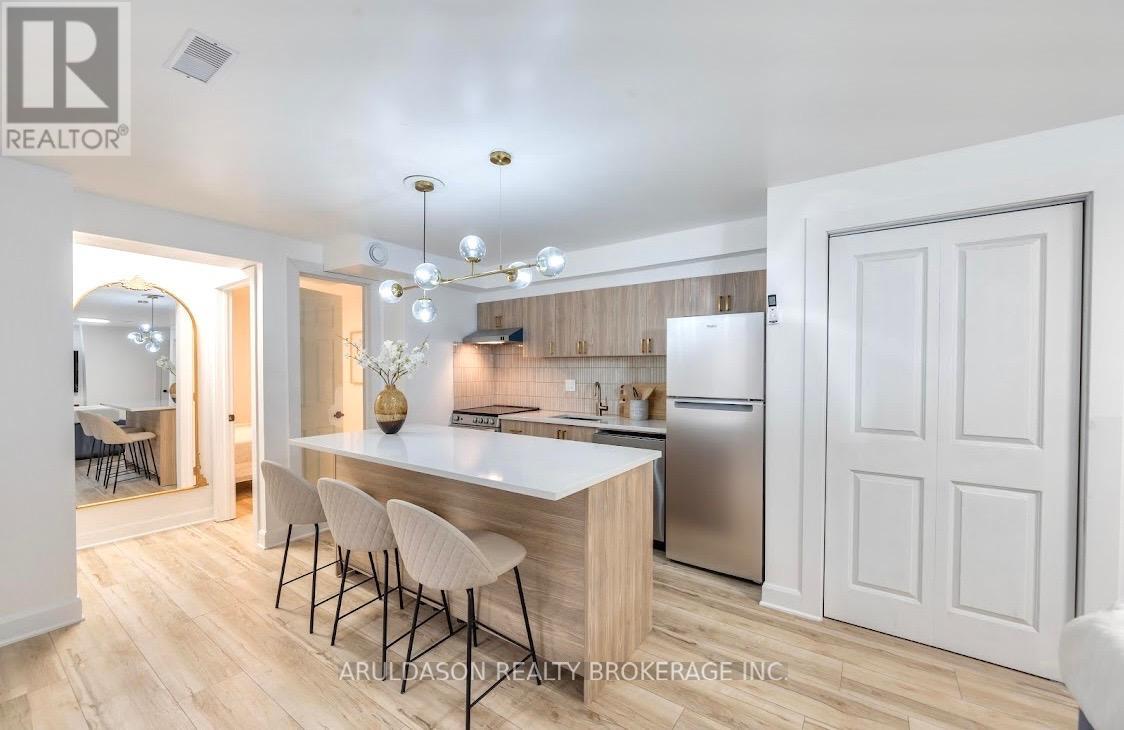 1 Givins Street, Toronto, Ontario  M6J 2X5 - Photo 8 - C12810968