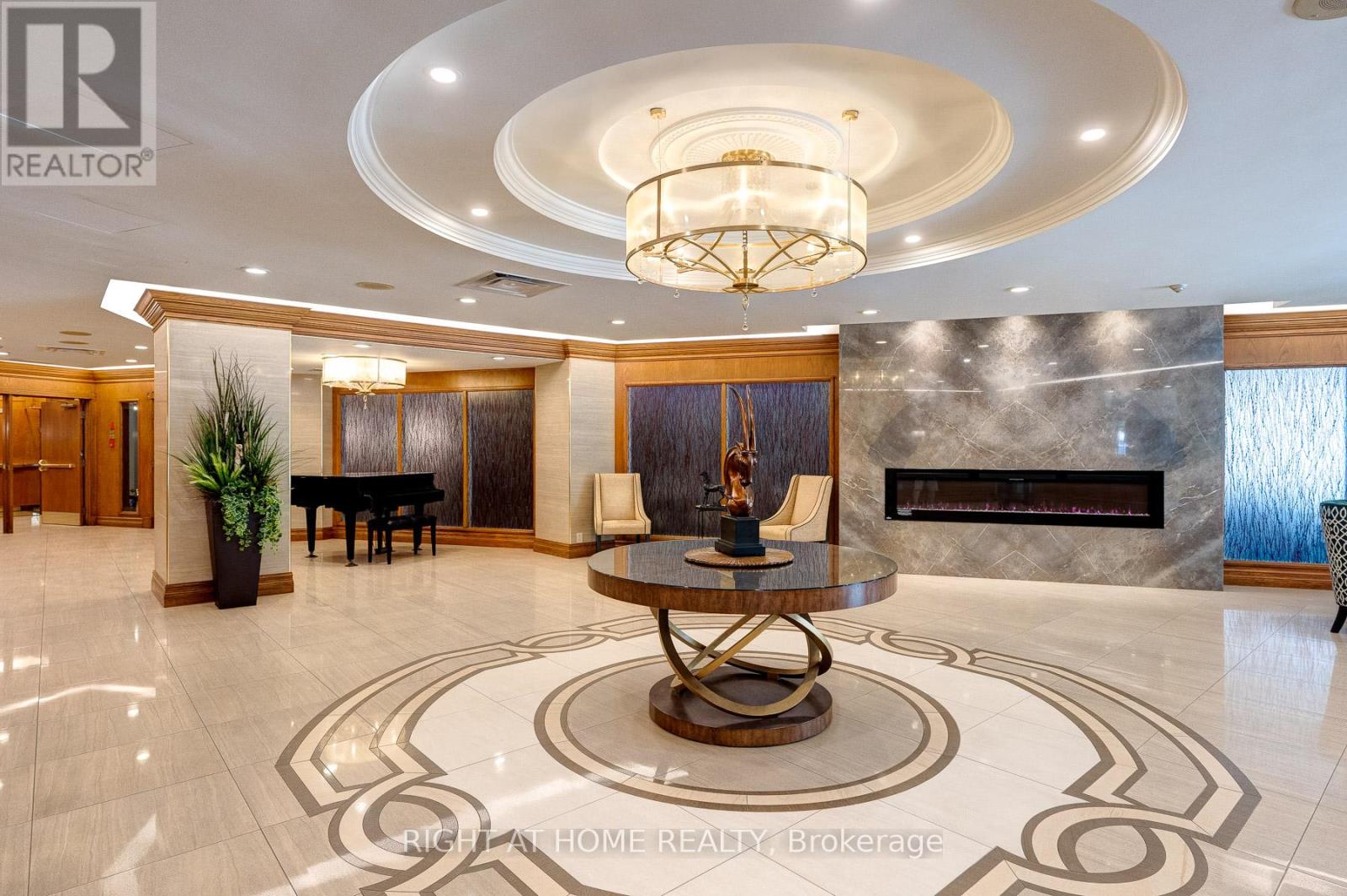 #803 - 610 Bullock Drive, Markham, Ontario  L3R 0G1 - Photo 10 - N12422232