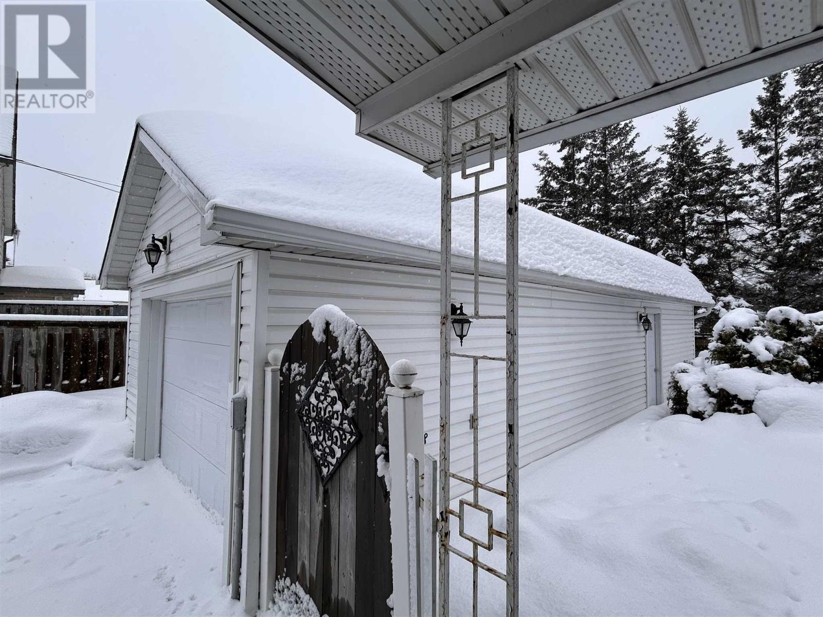 349 Fourth Ave, Sault Ste. Marie, Ontario  P6C 4L9 - Photo 2 - SM260098