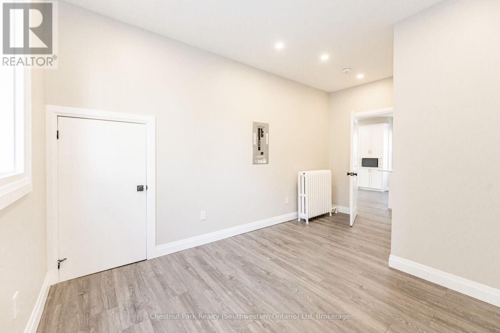 1 - 304 Frederick Street, Kitchener, Ontario  N2H 2N8 - Photo 11 - X12813296