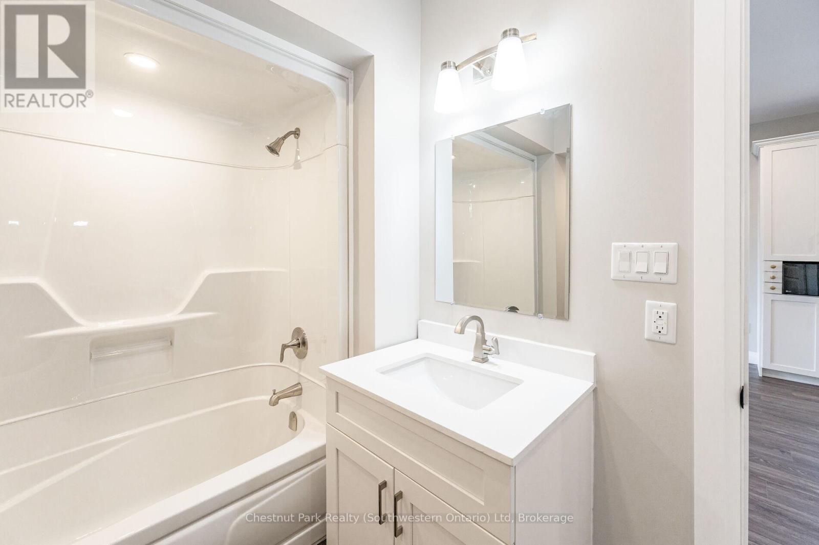 1 - 304 Frederick Street, Kitchener, Ontario  N2H 2N8 - Photo 14 - X12813296