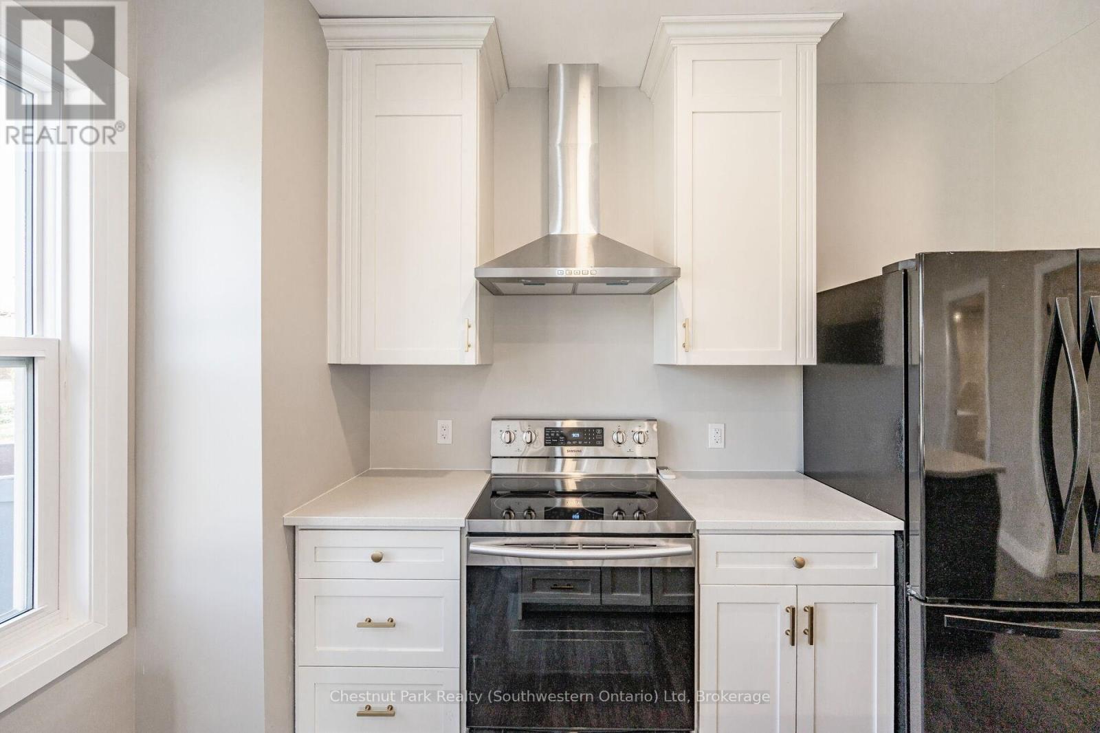 1 - 304 Frederick Street, Kitchener, Ontario  N2H 2N8 - Photo 6 - X12813296