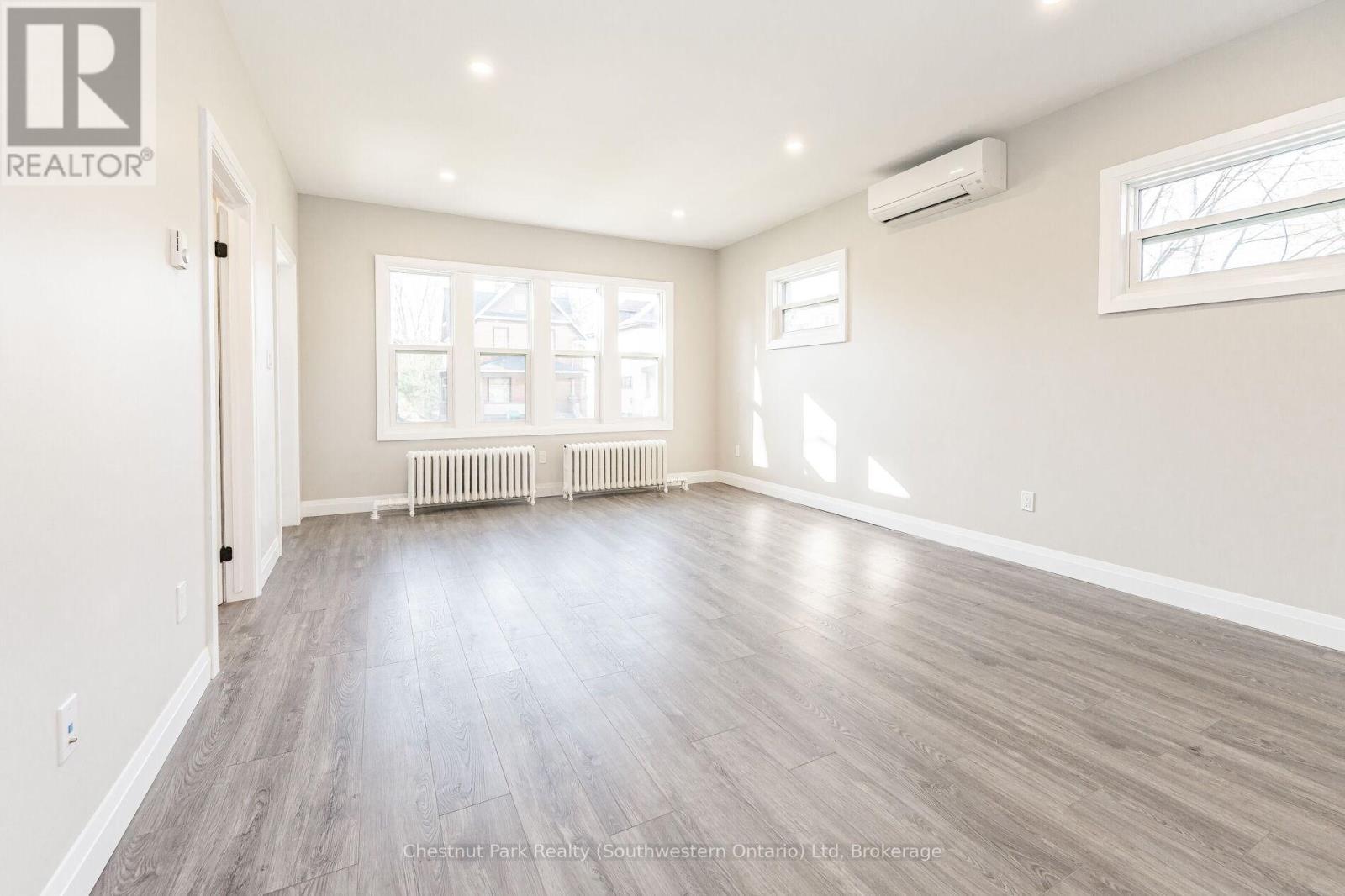 1 - 304 Frederick Street, Kitchener, Ontario  N2H 2N8 - Photo 8 - X12813296