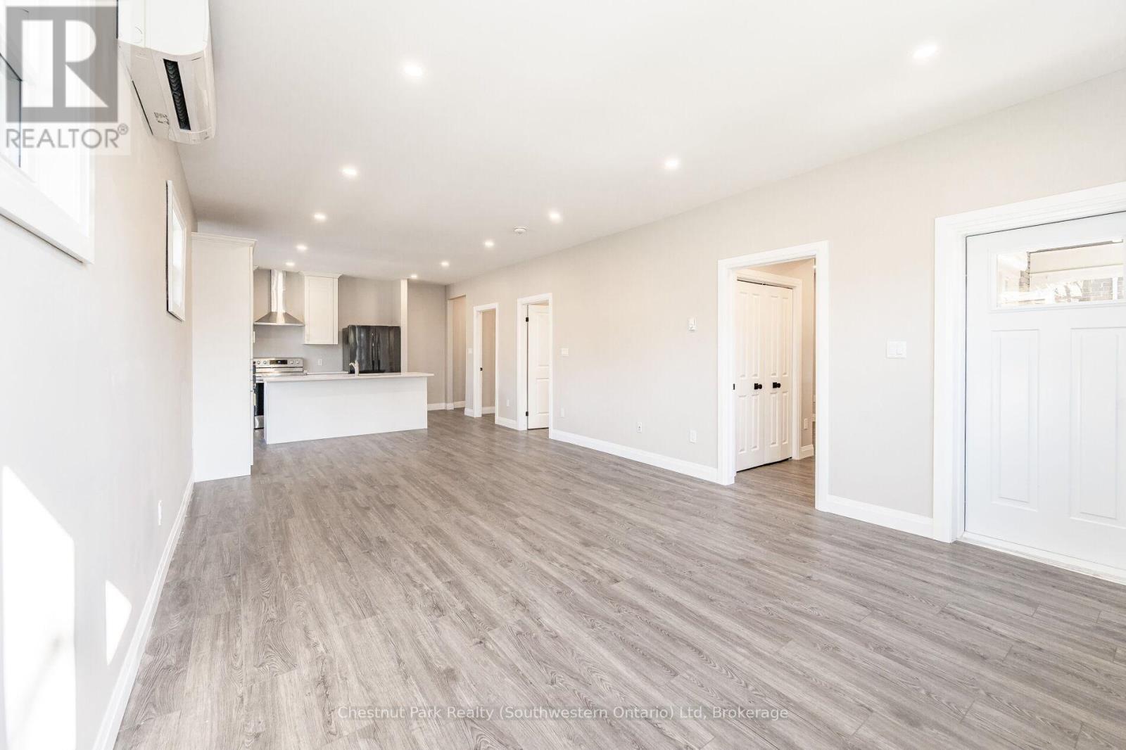 1 - 304 Frederick Street, Kitchener, Ontario  N2H 2N8 - Photo 9 - X12813296