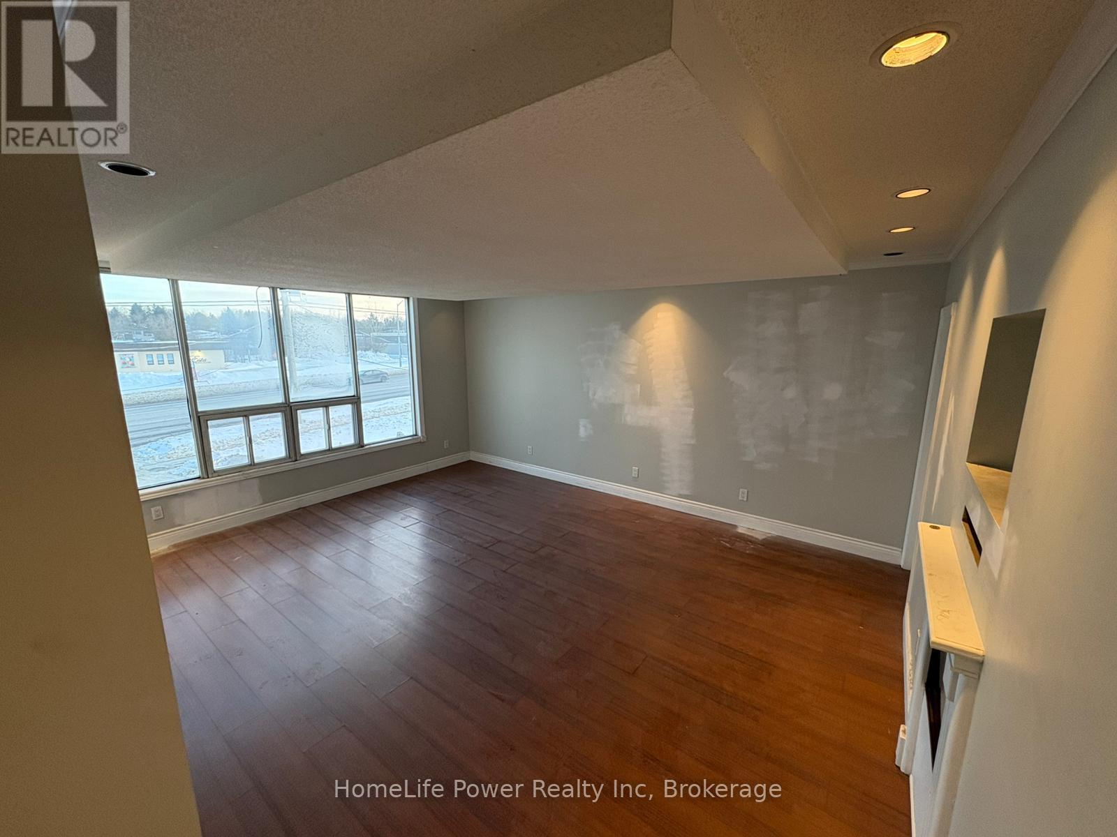 Upper Unit - 1426 Victoria Street N, Kitchener, Ontario  N2B 3E2 - Photo 4 - X12813302