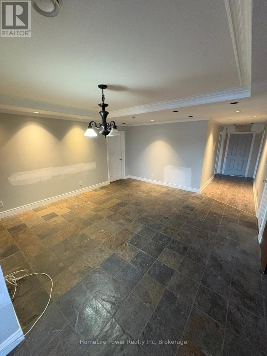 Upper Unit - 1426 Victoria Street N, Kitchener, Ontario  N2B 3E2 - Photo 6 - X12813302