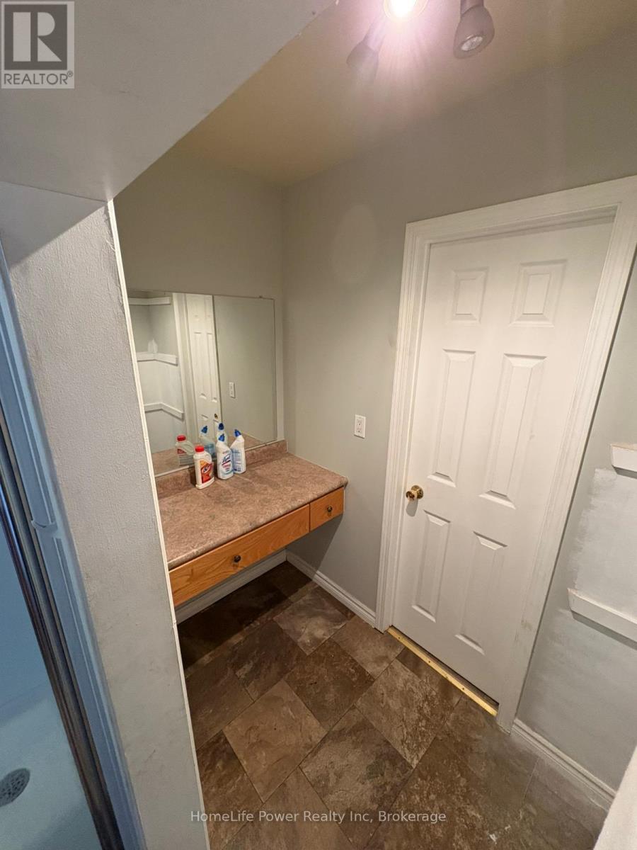 Upper Unit - 1426 Victoria Street N, Kitchener, Ontario  N2B 3E2 - Photo 9 - X12813302