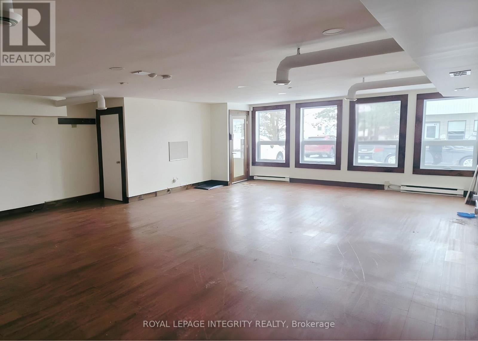 A4 - 2285 St Laurent Boulevard, Ottawa, Ontario  K1G 4Z4 - Photo 5 - X12605274