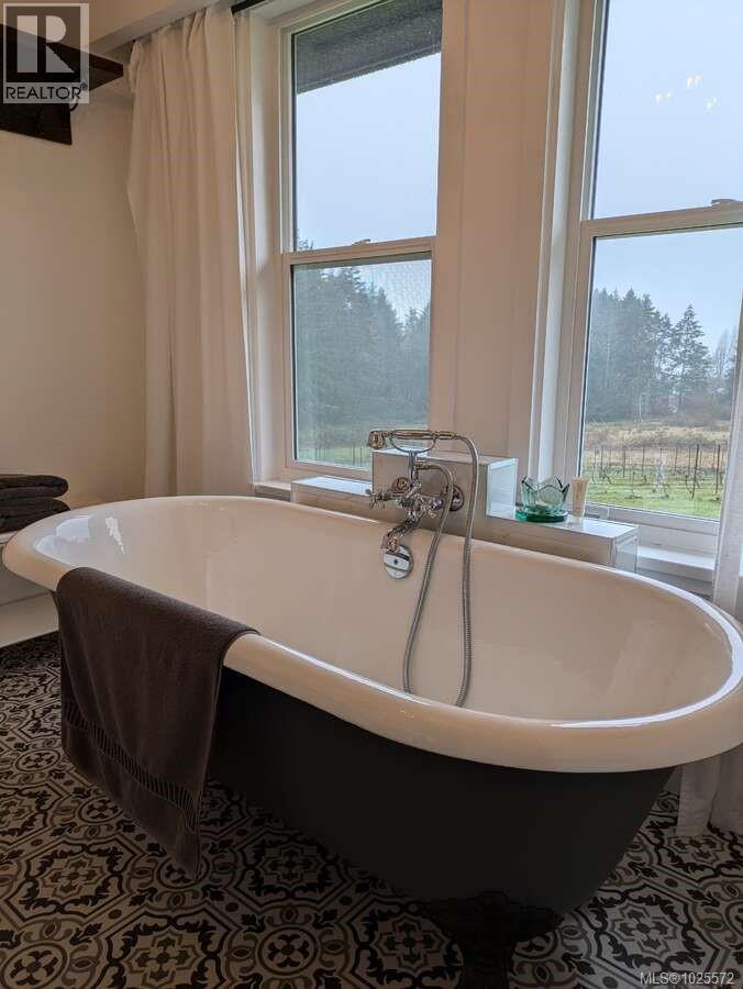 300 Wood Dale Dr, Mayne Island, British Columbia  V0N 2J2 - Photo 26 - 1025572