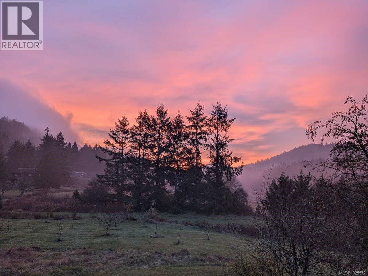 300 Wood Dale Dr, Mayne Island, British Columbia  V0N 2J2 - Photo 4 - 1025572