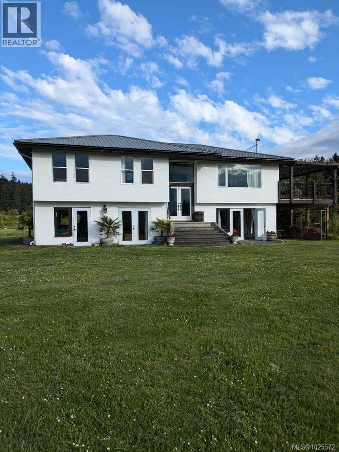 300 Wood Dale Dr, Mayne Island, British Columbia